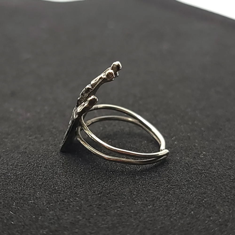 Skeleton Hand Ring